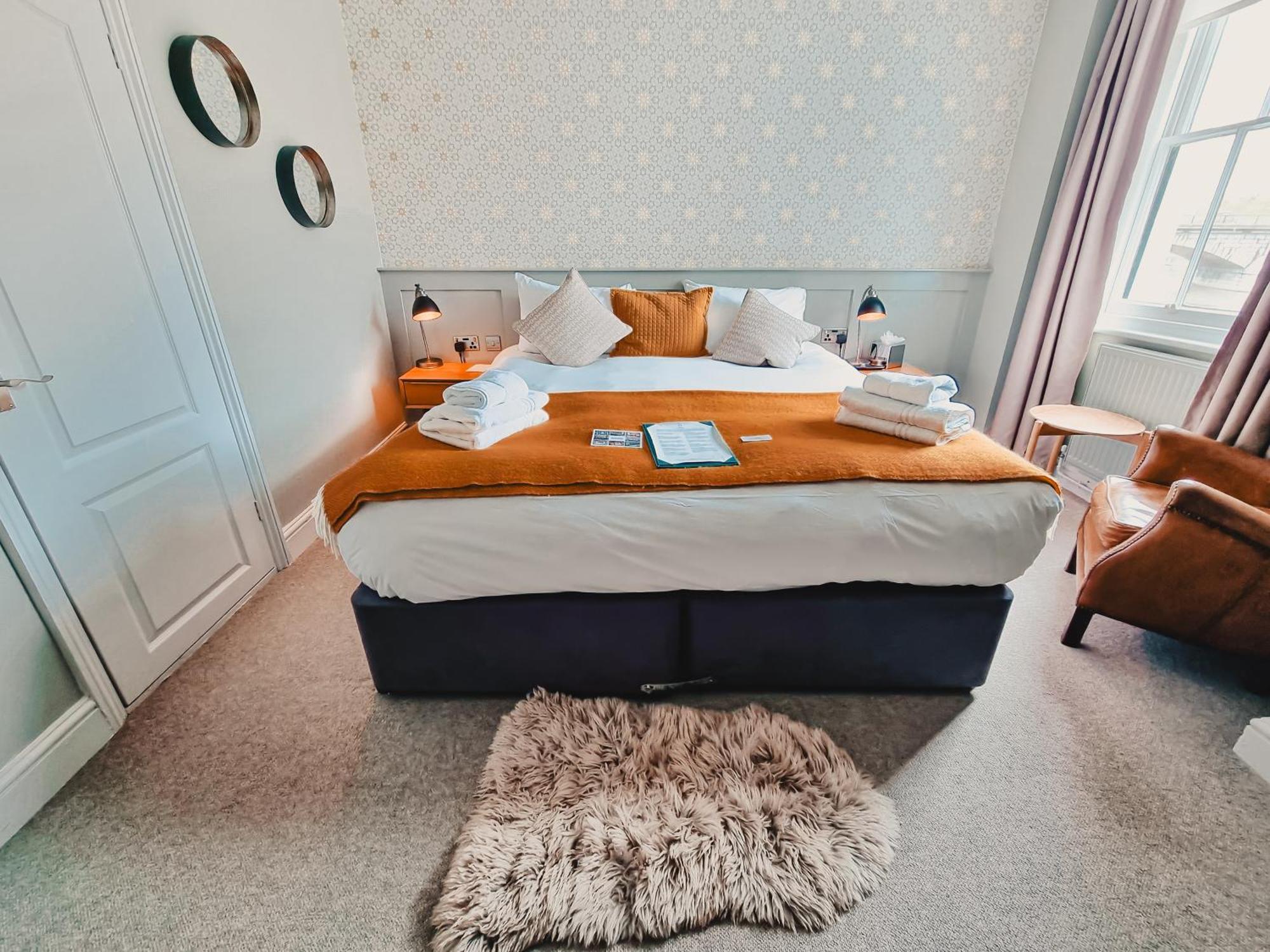 The Swan Hotel Staines-upon-Thames Екстер'єр фото