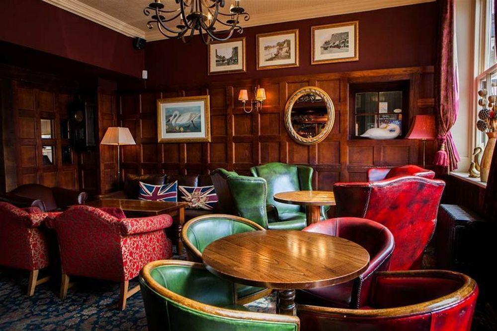 The Swan Hotel Staines-upon-Thames Екстер'єр фото
