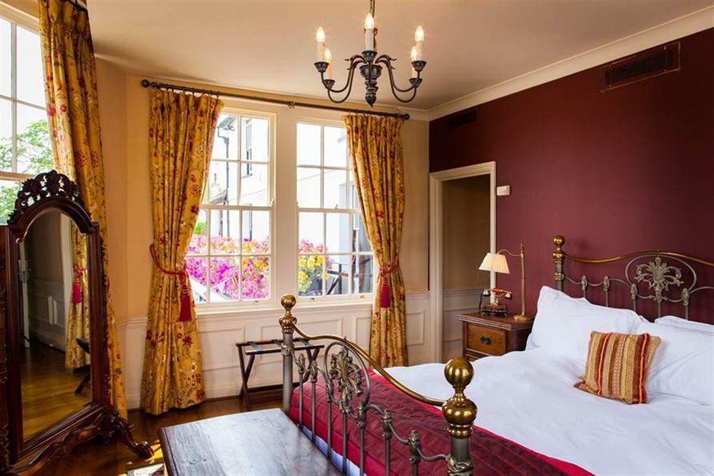 The Swan Hotel Staines-upon-Thames Екстер'єр фото
