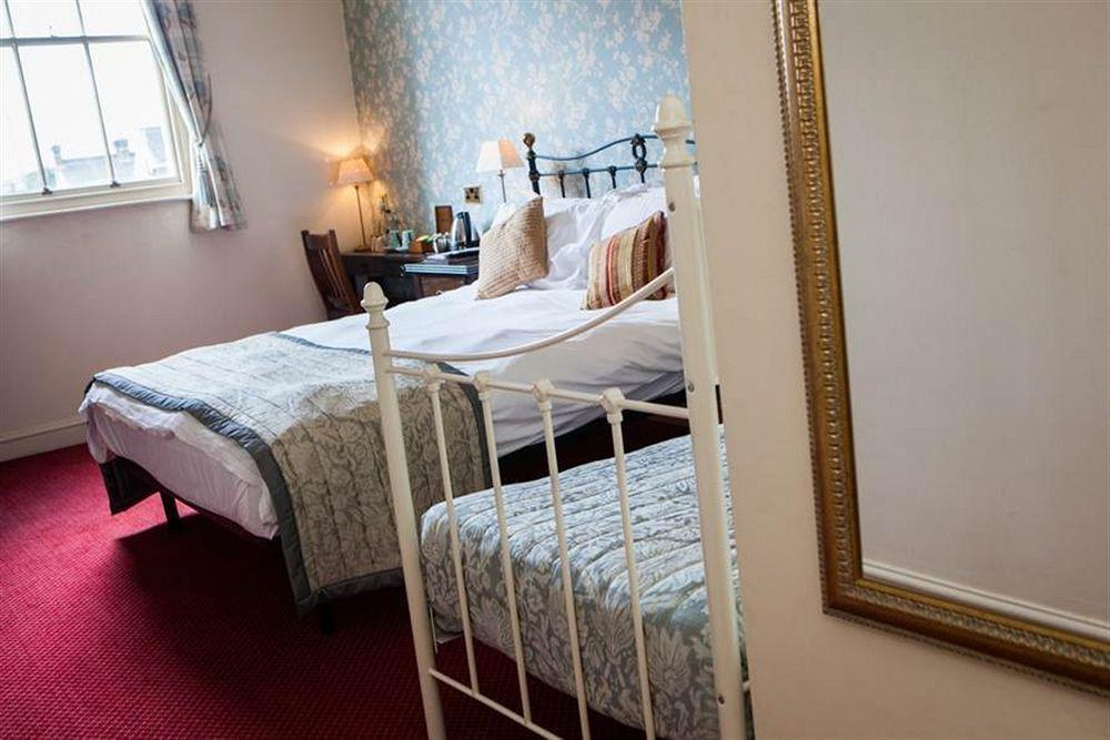 The Swan Hotel Staines-upon-Thames Екстер'єр фото