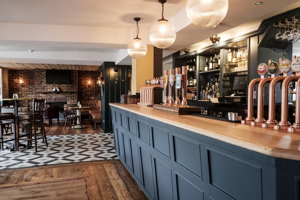The Swan Hotel Staines-upon-Thames Екстер'єр фото