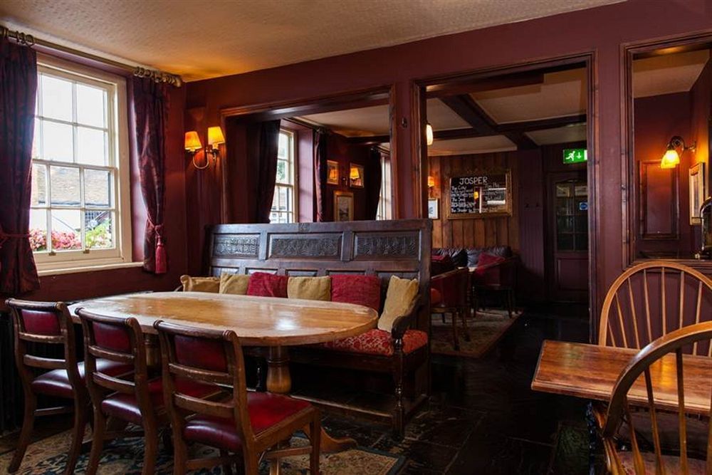 The Swan Hotel Staines-upon-Thames Екстер'єр фото