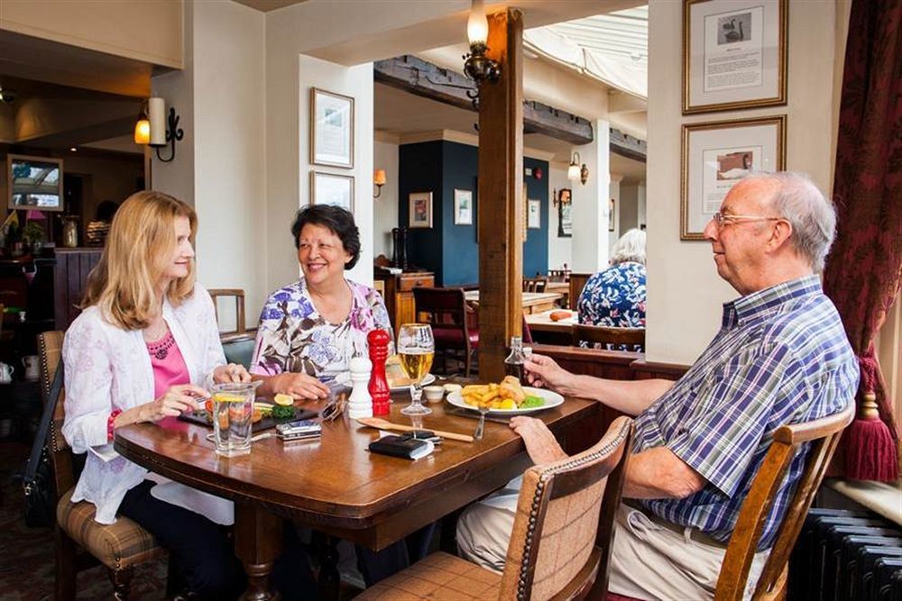 The Swan Hotel Staines-upon-Thames Екстер'єр фото
